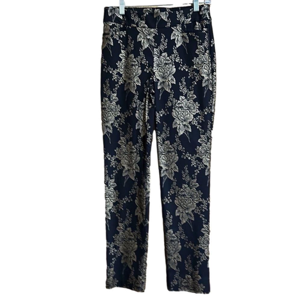 Chico’s Black and Gold Floral Print Pull On Straight Leg Pants Size XS / 2 - EUC